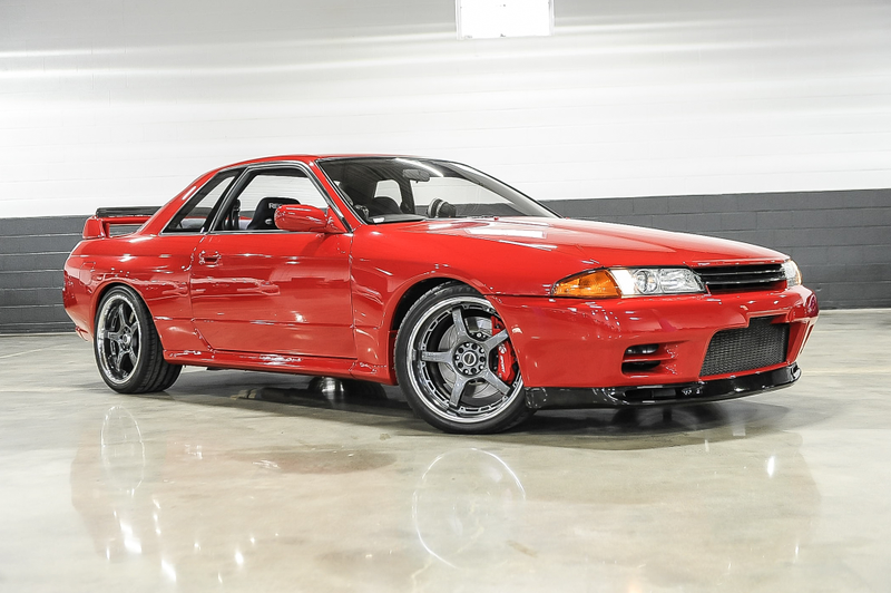 Illustration for article titled Check Out How Unbelievably Shiny This 1990 Nissan Skyline GT-R Is